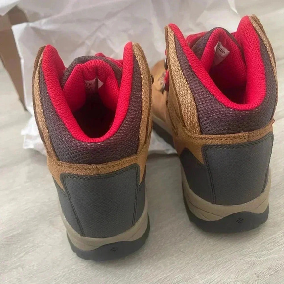 COLUMBIA - Columbia Women's Newton Ridge
Plus Waterproof Amped 7.5 - Picture 5 of 9